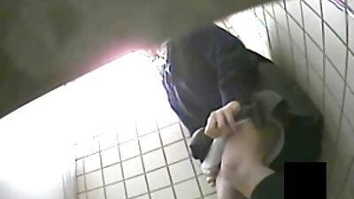 Kunilings no mīļāko mugurkaula tirpšanas, kam seko suņu dzimums četrrāpus