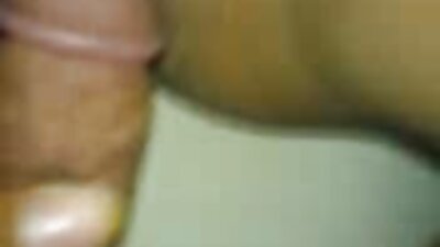 Busty girl fucks viņas puisis ar siksnu